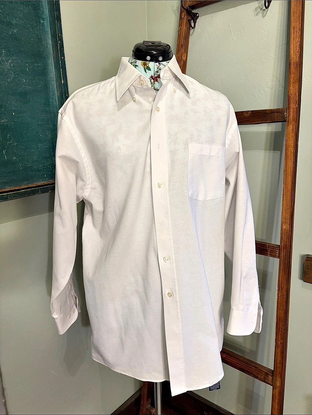 Van Heusen Long Sleeve Button-Down Dress Shirt Men's Cotton Blend Button Down